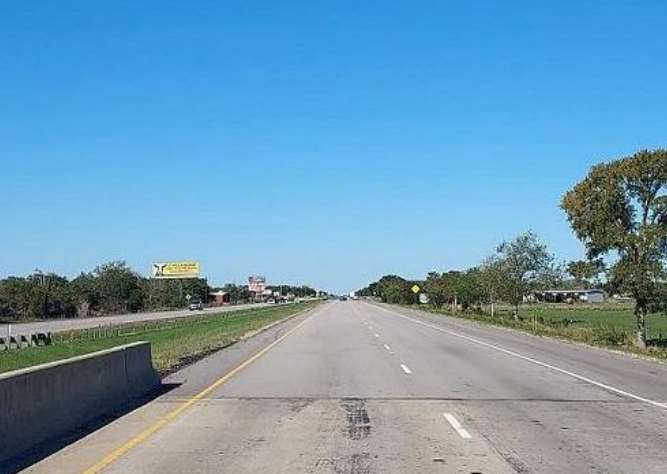 US 290/ .7 mi W/O FM 180 E/O Giddings