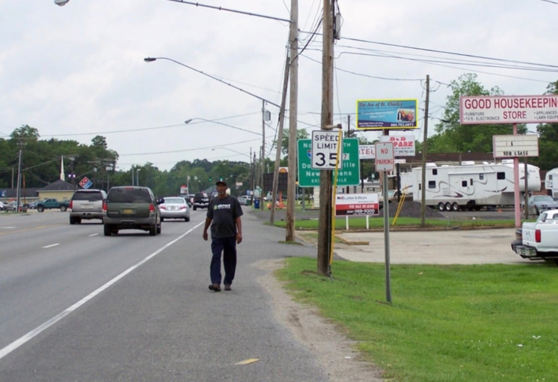 HWY 90 N/S 500'E/O HWY 52 Media