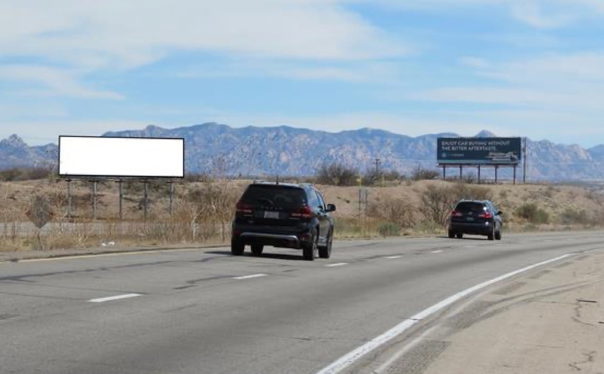 I-10 NS 0.6mi W/O Pomerene Rd mm 305.99 F/W - 2 Media