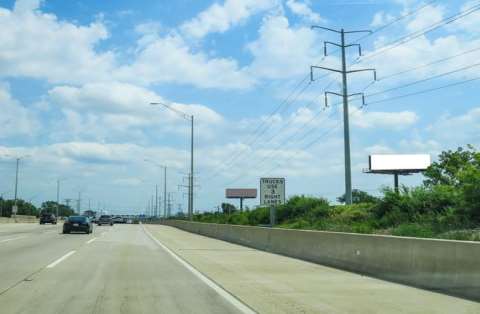 Location photo for Lee St near Briarwood Plaza Shopping Center (Elk Grove Village)