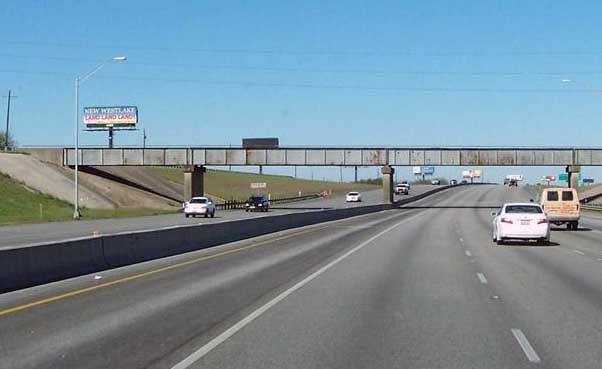 6501 I-37 @ Corn Products Road #1 Media