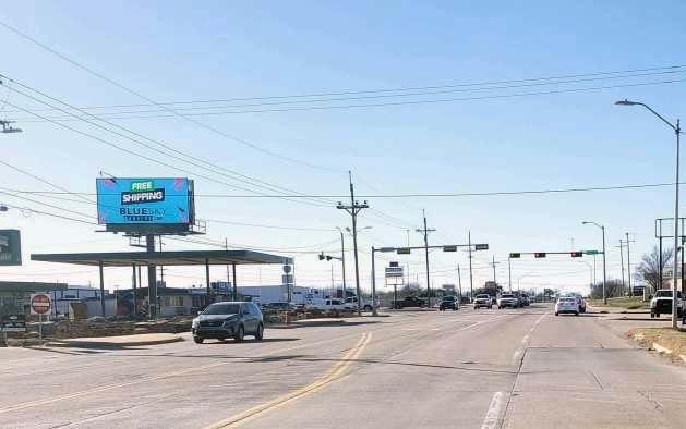 101 SE Lee Blvd Media