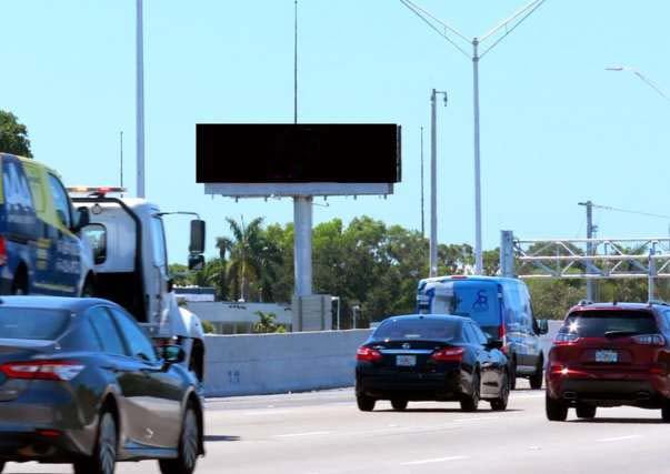 Location photo for Fairway Dr (Deerfield Beach)