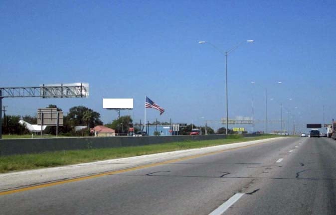 I-35 N .2M W/O New Braunsfels Ave S/S F/E F/E Media