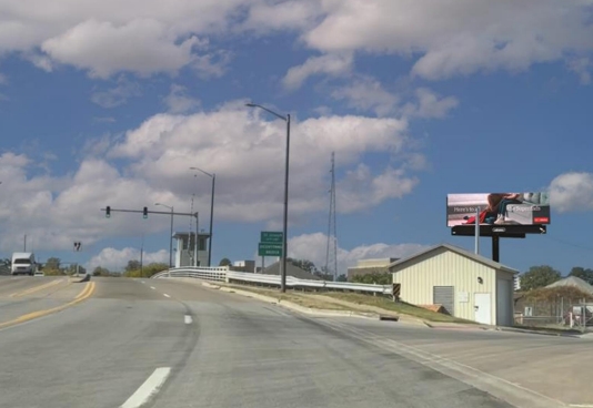 W Main St 50 ft W/O Riverview St. NS Media