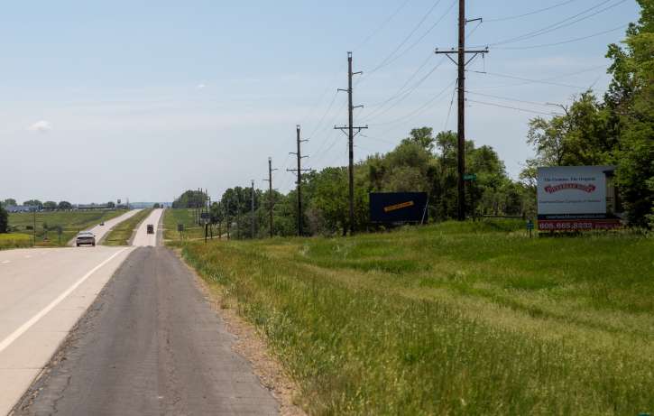 Hwy 81 N. of Yankton, SB mm 5.4 WS, N/F Media