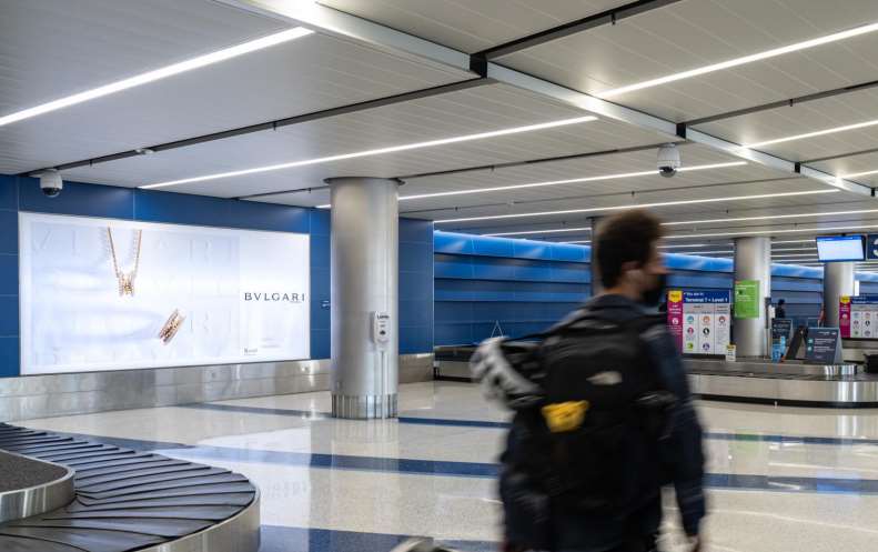 Terminal 7/8 - Large Single Static Banner