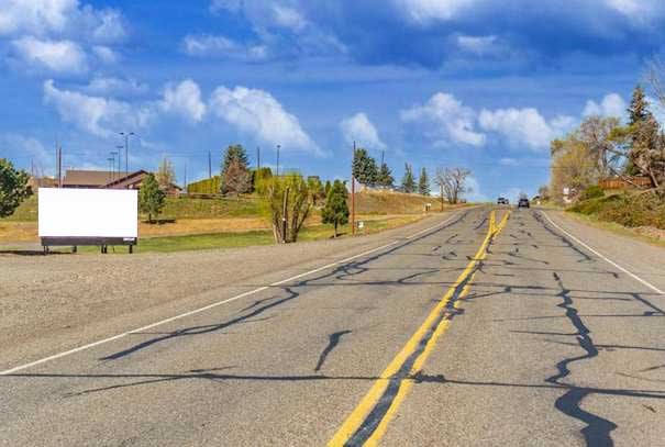 S/L E UNIVERSITY WAY .22 MI W/O N PFENNING RD E F/E Media