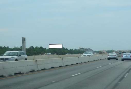 Location photo for I-45 Gulf Frwy ES 0.2mi N/O Holland F/N - 1