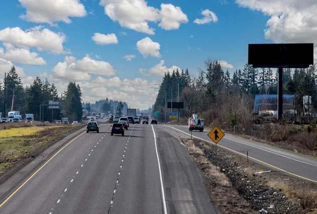 I-5 W/L .35 mi S/O NW La Center Rd WS N F/N Media