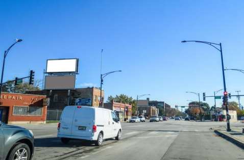 Location photo for W Chicago Ave near Chicago & California, West Town (Chicago)