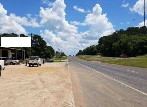 456 PAN AMERICAN DR,Business 59 1/2 mile N/O HWY 59/US 69 on west side, S/O HWY 190 Media