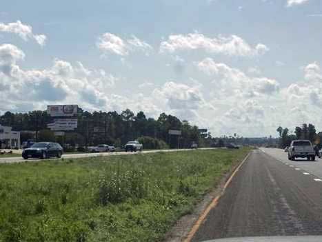 1820 US 190 W,.63 mi W/O US 59 N/O US 190 W Media