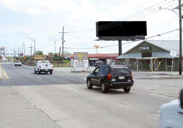 Belle Chasse .25 mi S/O Lapalco N/S F/N Media