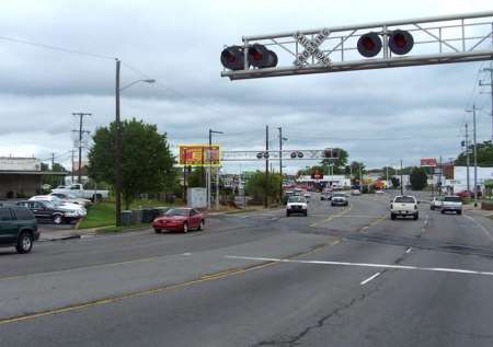 US 31E W/S 400' S/O RED RIVER RD F/S Media