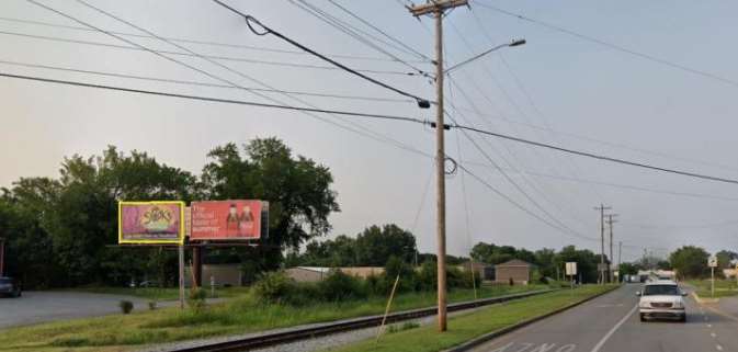 UNIVERSITY DR N/S 400' E/O OLD MORGANTOWN RD F/W (L) Media