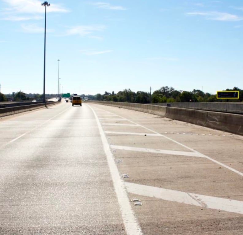 W/S 1-49 AT RAPIDES AVE. Media