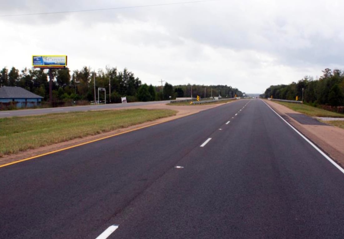 7306 HWY165S. E/S Media