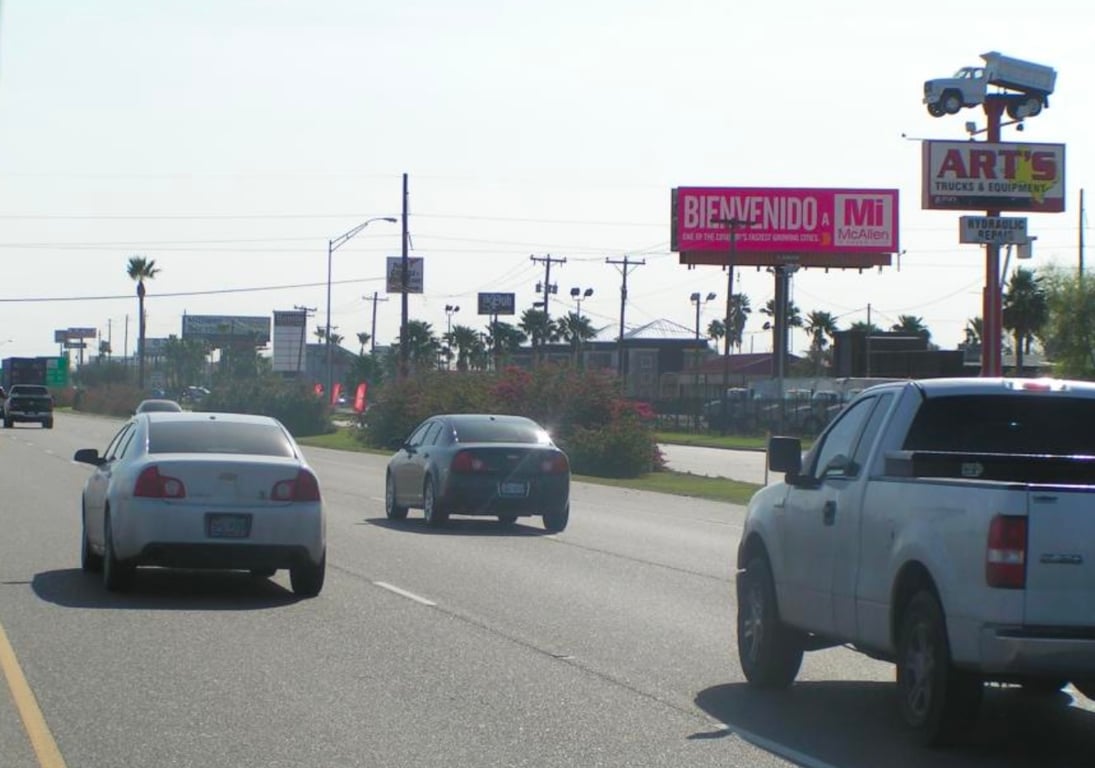 Location photo for W Expy 83 near Kamila Plaza (McAllen)