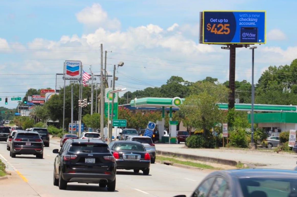 Location photo for E Derenne Ave near The Globe, Midtown (Savannah)