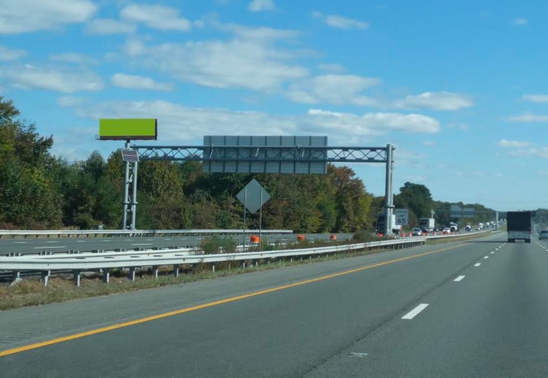 Location photo for Dawson Dr near De 72 @ Dawson Dr (Newark)