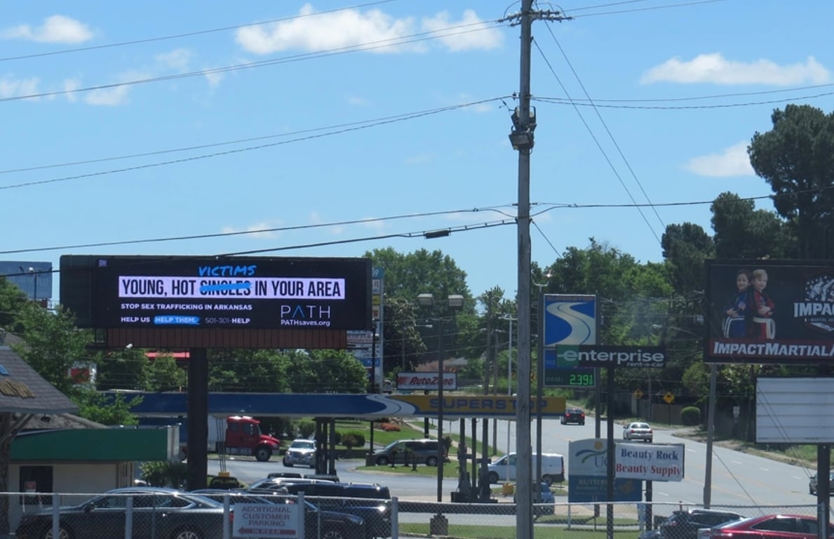 9718 Rodney Parham Rd N/S,   Little Rock, AR (Phillips 66), W/F Media