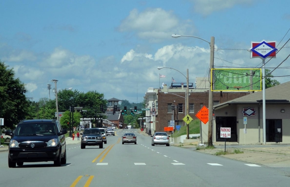 E BROAD N/S 500' W/O MAGNOLIA P2(E) Media