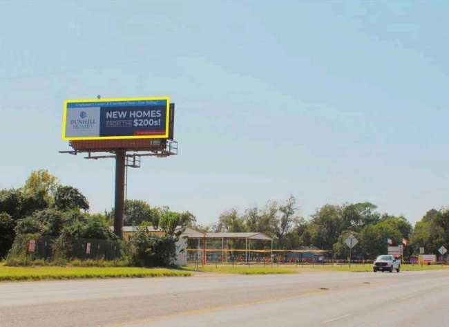 BUS-67 @ 1300 E HENDERSON S/S Media