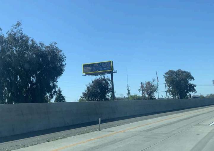 Hwy 99 WL 30' s/o Industry Way (s/o Applegate/Winton exit) Media