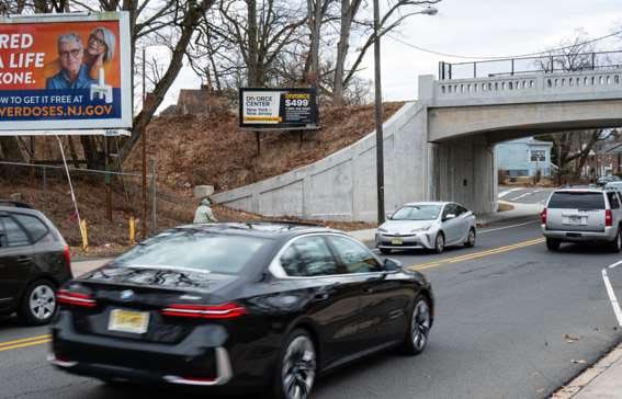 E/S 900 Parkside Avenue @ RR, 150' S/O Oakland Street F/N Media