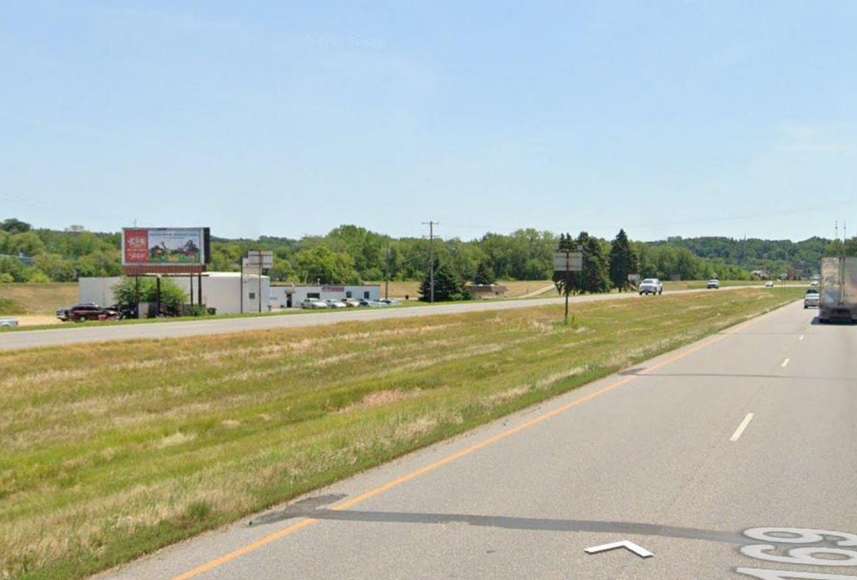 Location photo for N River Dr near Wallyn Park (North Mankato)