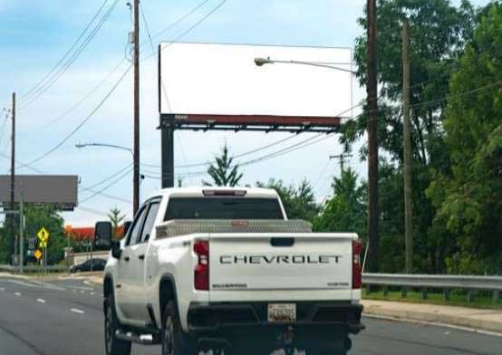 Location photo for Greenbelt Rd near Greenbelt Station Pkwy & Streambank Ln (Berwyn Heights)