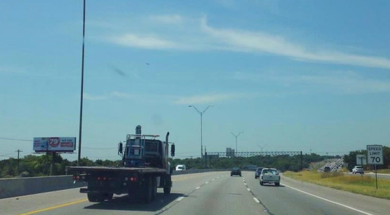 Location photo for I-35-EAST SIDE, .25 MI S/O YAGER LANE