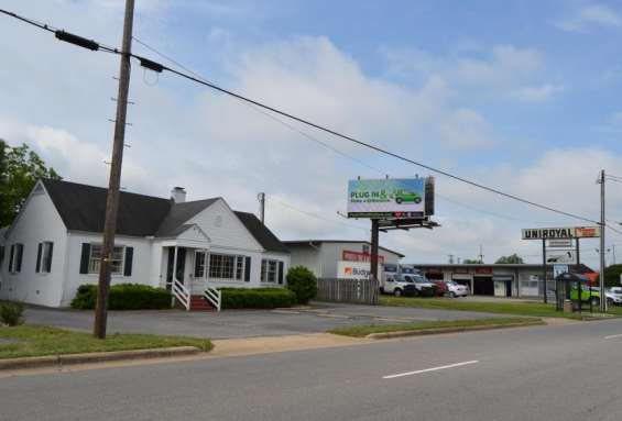 Location photo for Sunset Ave near Sunset Ave. / Winstead Ave. At Hardee's, Englewood (Rocky Mount)