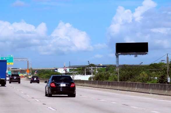 Location photo for SW 11th Ave near Lakehouse Entry, Edgewood (Fort Lauderdale)