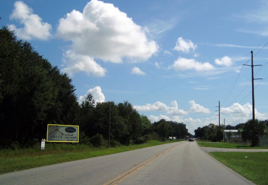 Location photo for W Main St near Airparts. (Cool old parts for planes) (Leesburg)