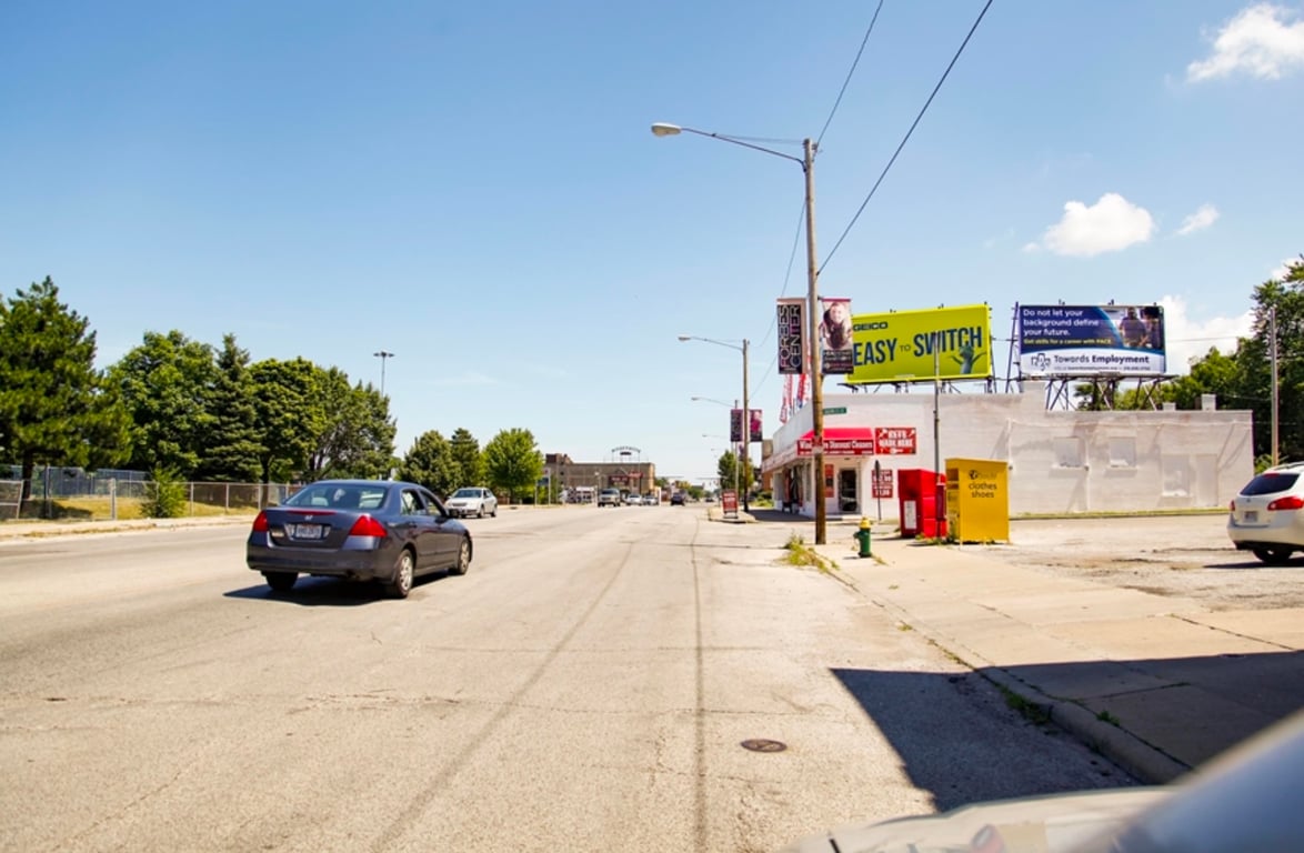 Location photo for Euclid Ave near Stokes-Windermere Station Bus Stop #7 (East Cleveland)