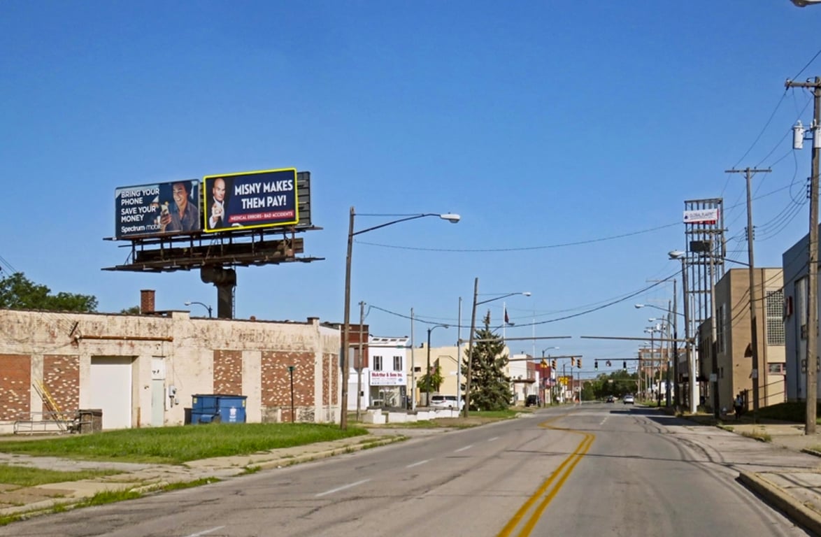 Location photo for Broadway near Broadway Avenue / 17h Street (Kennedy Plaza) (Lorain)
