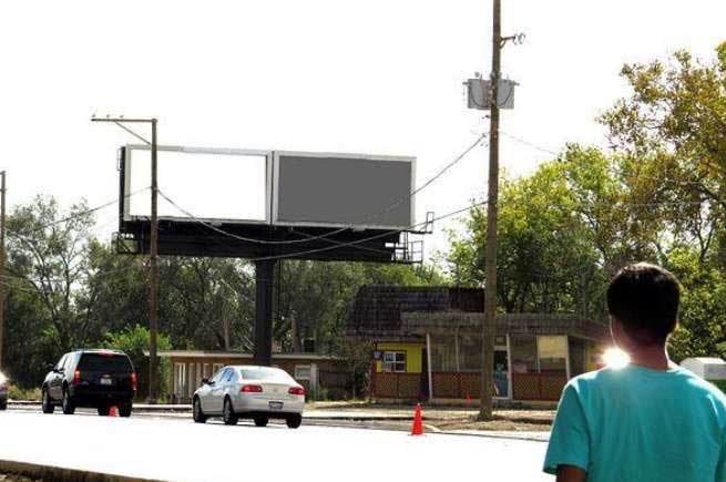 Location photo for E Lake St near Oakfield Shopping Center (Bartlett)