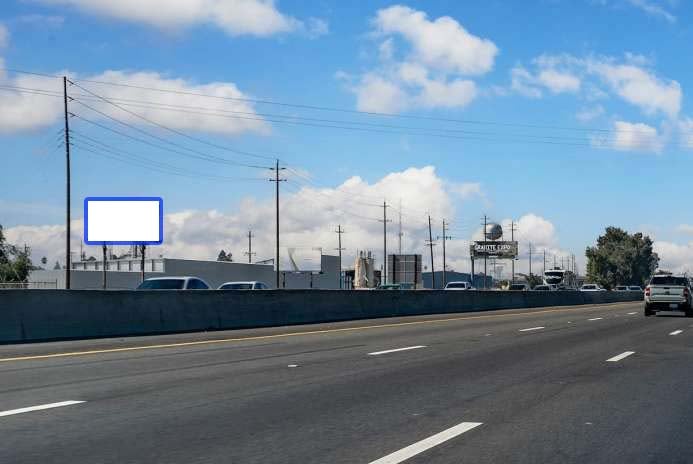 Hwy 99 700.00 ft S/O 4Th Street W/S F/S Media