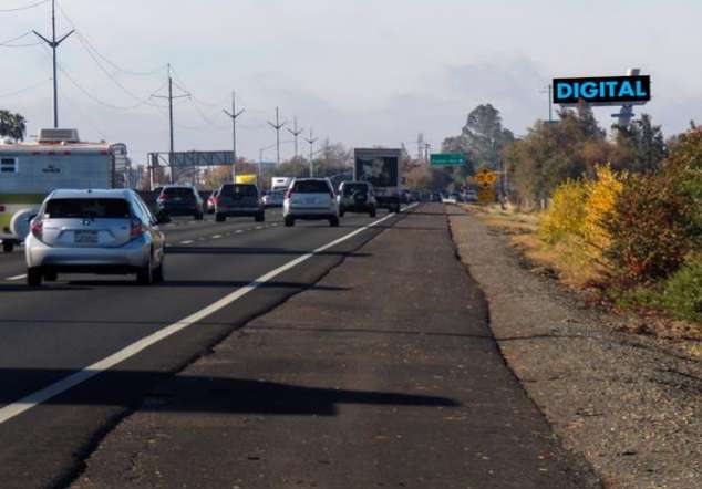 Location photo for Fulton Ave near Auburn Blvd & Fulton Ave (EB), North Sacramento (Sacramento)