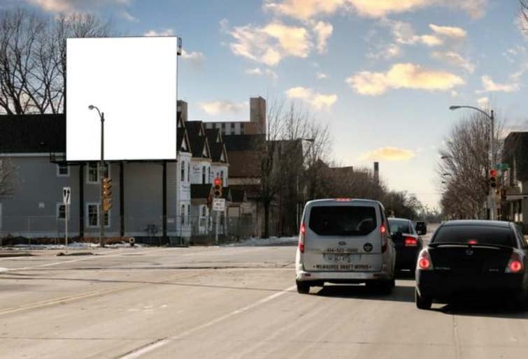 Location photo for W State St near Campus Town West, Avenues West (Milwaukee)