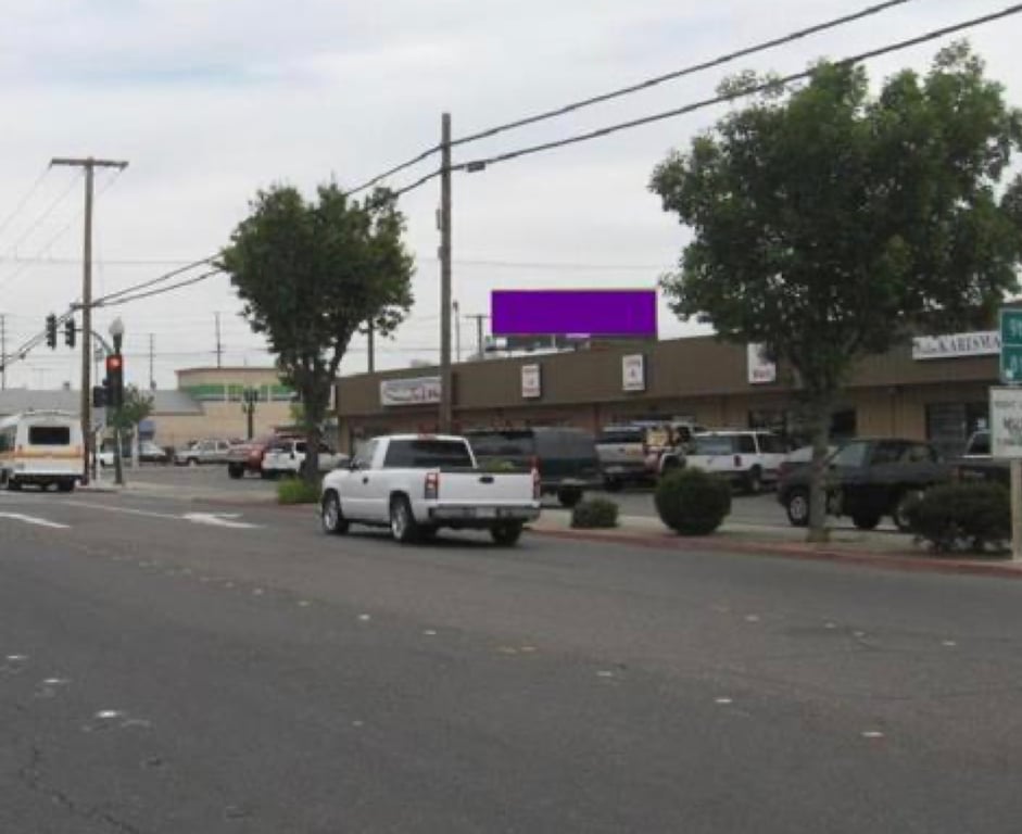 Location photo for Kansas Ave near Virginia Corridor Trailhead (Modesto)