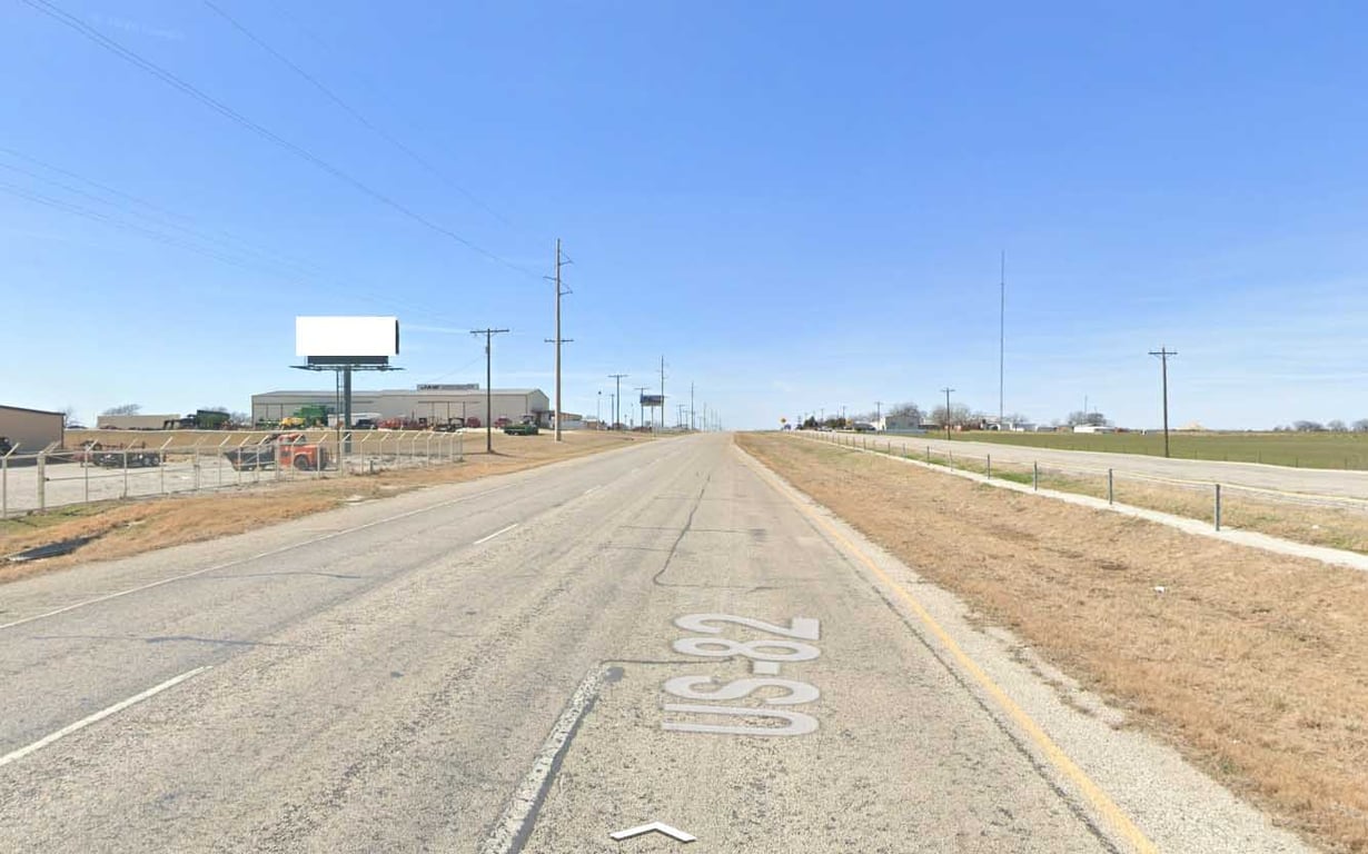 US 82 0.1 mi W/O FM 2739 SS Media