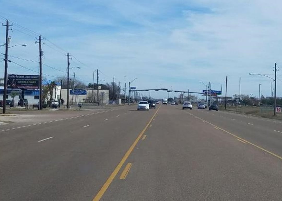 B59 N/S .25 MI E/O SAM HOUSTON WF LHR