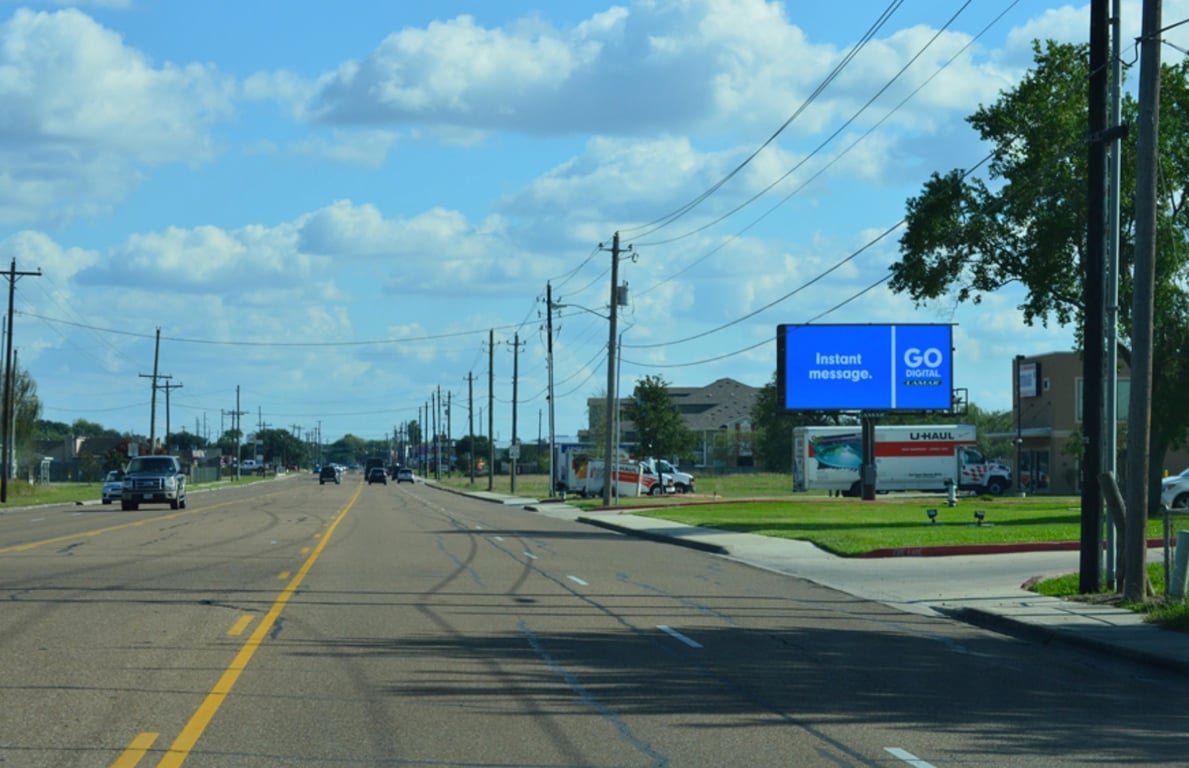 STOCKBAUER W/S 1400' S/O SALEM RD NF RHR