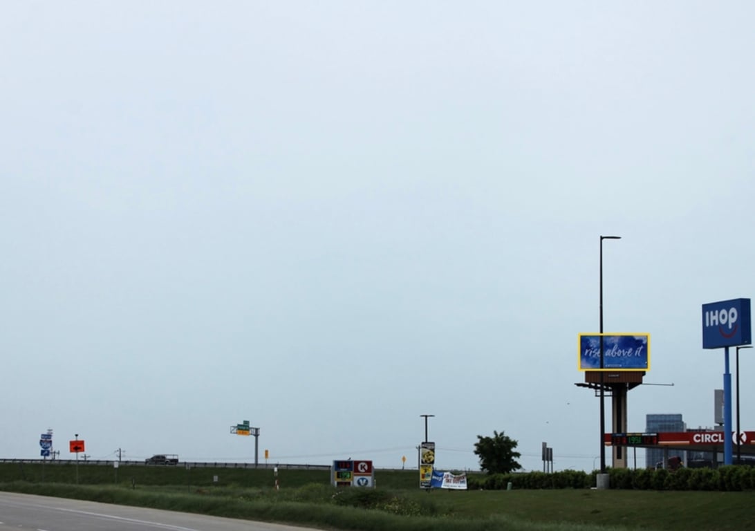 Location photo for I-35W near Chadwick Commons (Northlake)