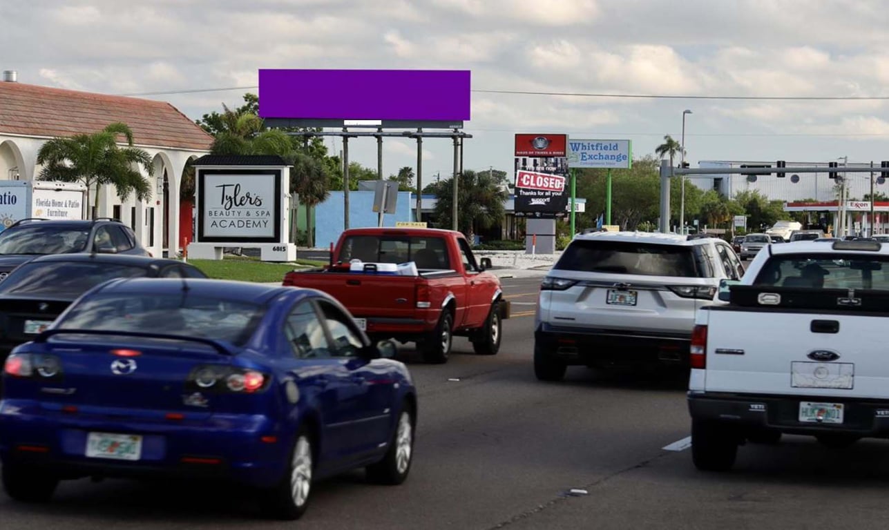 US-41 .90 mi S/O 63Rd Ave E/S F/N Media