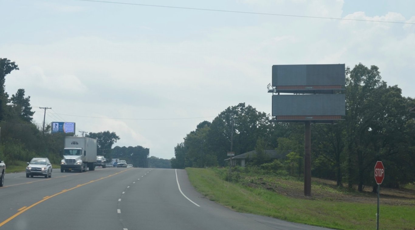 HWY 65 N W/S 1.9 MI N/O I-40 Media