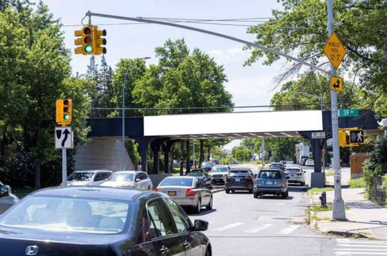 Location photo for 39th Ave near Francis Lewis Blvd/Station Rd, Flushing (Queens County)